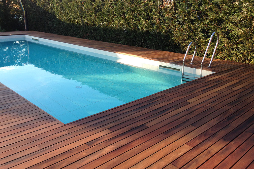 pavimento in legno per esterno e piscina
